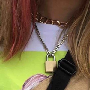  - Säljer mitt halsband med ett lås på, 70kr inklusive frakt, hojta till om du är intresserad💕💓🌸