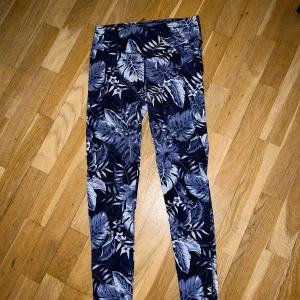 Tights - Tights, använda i gott skick, storlek M, 50kr
