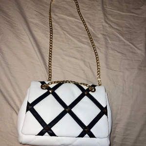 Axelremsväska - Aldrig använd, 80kr