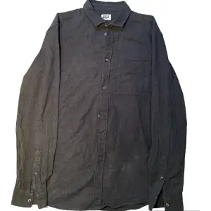 Fin ”delta shirt” från weekday Bra skick Strl M Skriv gärna frågor😊