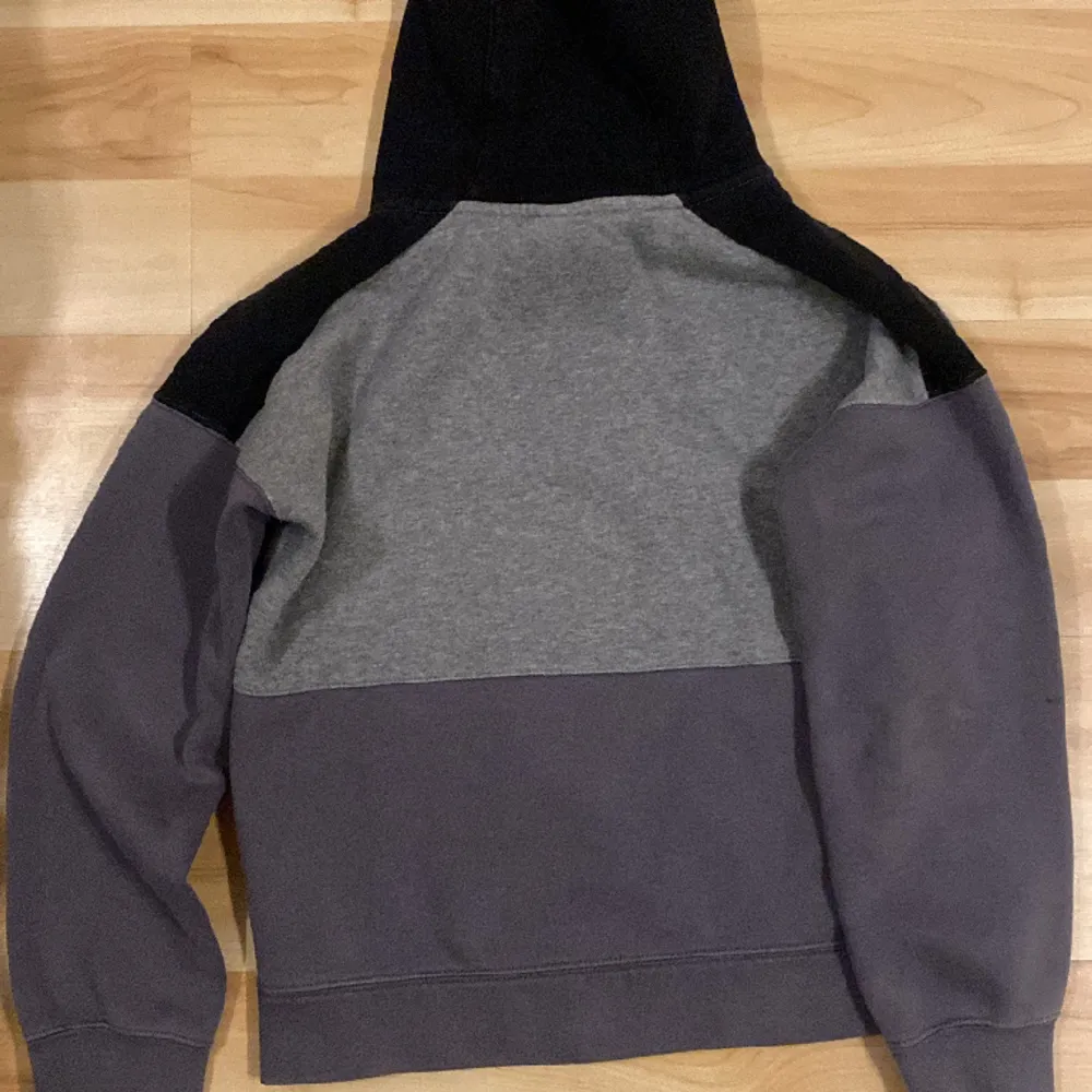 Hoodie Nike Air, storlek L barn, passar mig som är xs/s, 160/164, 34. Endast använd ett par gånger.. Hoodies.