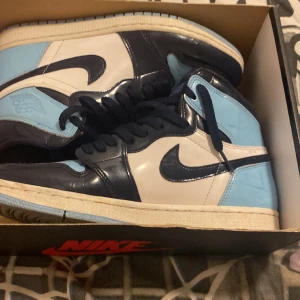 Jordan 1 UNC - säljer mina unc för jag inte använder dom längre och jag vill köpa lite nya kläder