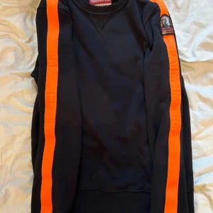 Go pjs  - Skön para jumper tröja. Orginal pris 3700. Står storlek men passar löst på S och perfekt på M 