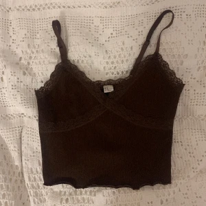 Linne - Jättefint linne som jag har växt ur. Skriv för fler bilder!