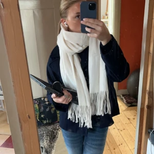 halsduk💗💗 - så fin men kom tyvärr inte till användning, från Lindex 🤍