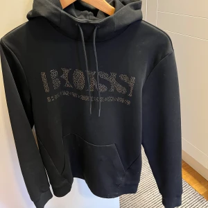 Hugo Boss - Unik Hugo Boss Hoodie storlek S i väldigt bra skick 