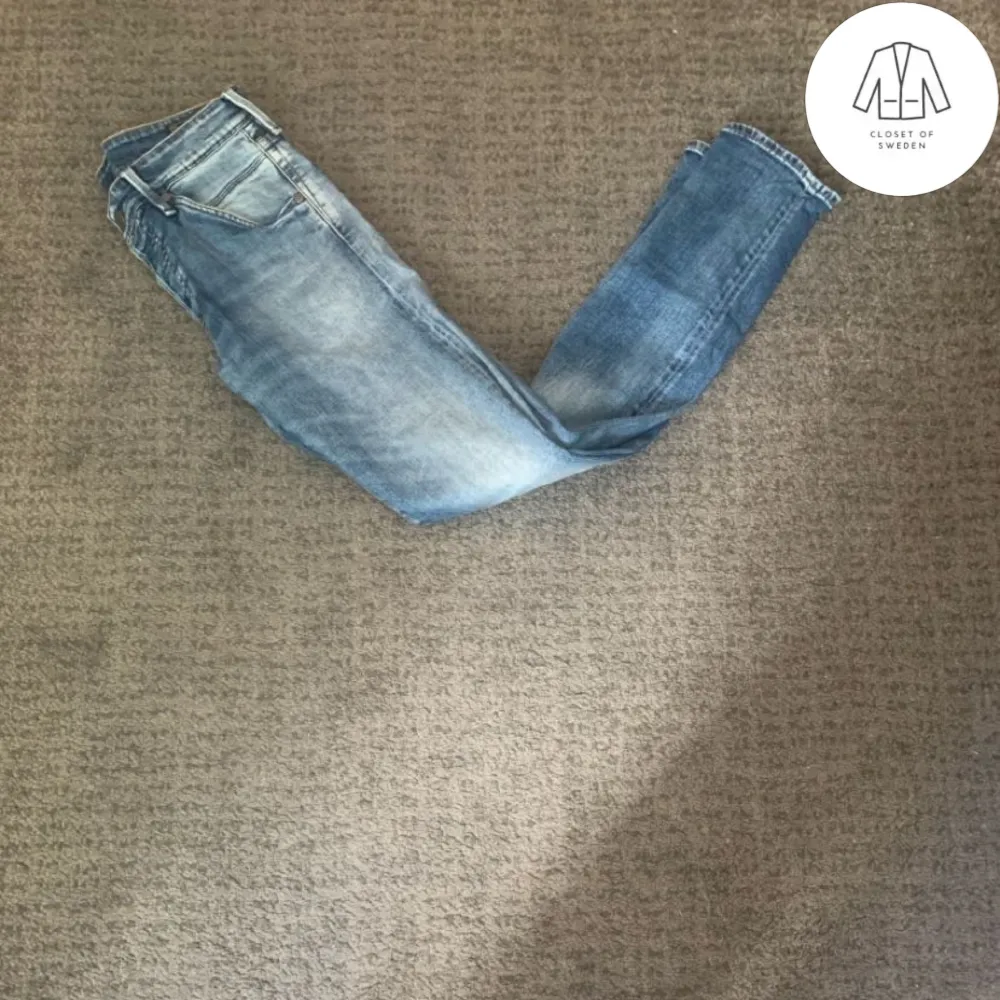 Skick 9/10 nypris 849kr vårat pris 199kr🤑 hör av er vid frågor eller fler bilder. Jeans & Byxor.