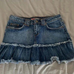 SÖKER - Söker denna kjol, elelr liknande. Kan betala bra! 