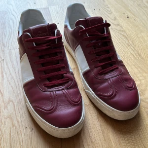  Valentino freak Crow  -  Skick: 9/10, alla nitar är kvar Enbart skorna tillkommer Nypris: 7420 kr  kan prata om priset