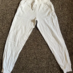 Vita mjukis - Säljer dom för dom är för korta i benen på mig (jag är 173) 