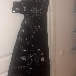 Moncler cardigan - Storlek s inte använd mer än 3 gånger vid snabb affär kan pris sänkas