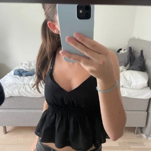 Volang topp  - Super fin volang, använd en gång och är i jätte bra skick 