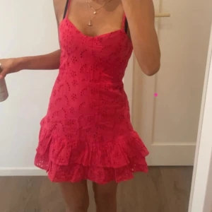 Röd klänning - Jättesöt röd klänning superfin nu till sommaren💝🥂🎀🌸🍸