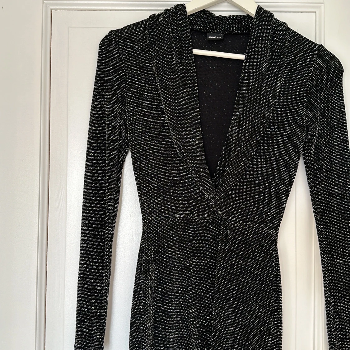 Svart klänning med silver strass - 90