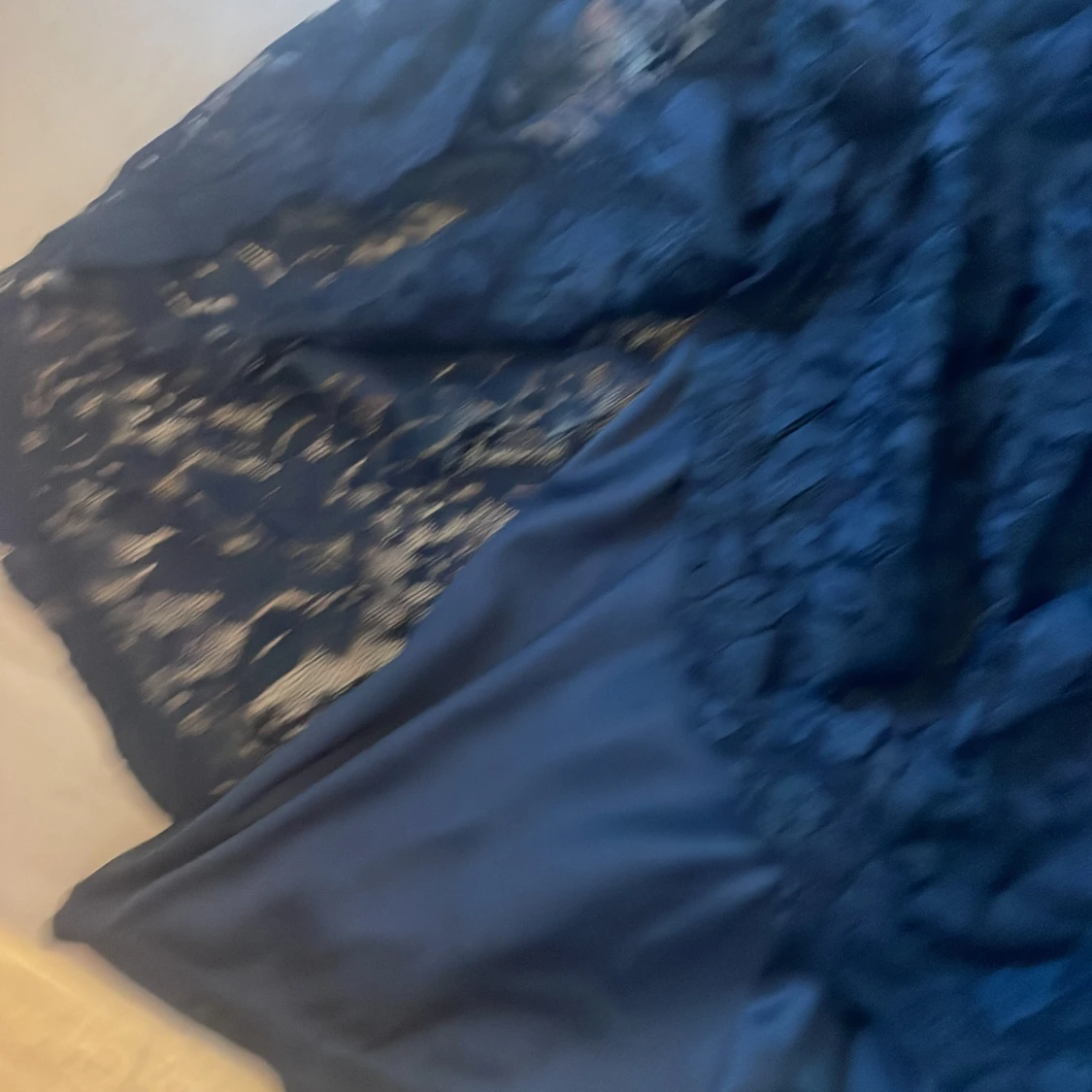 Svart spetsklänning - 91