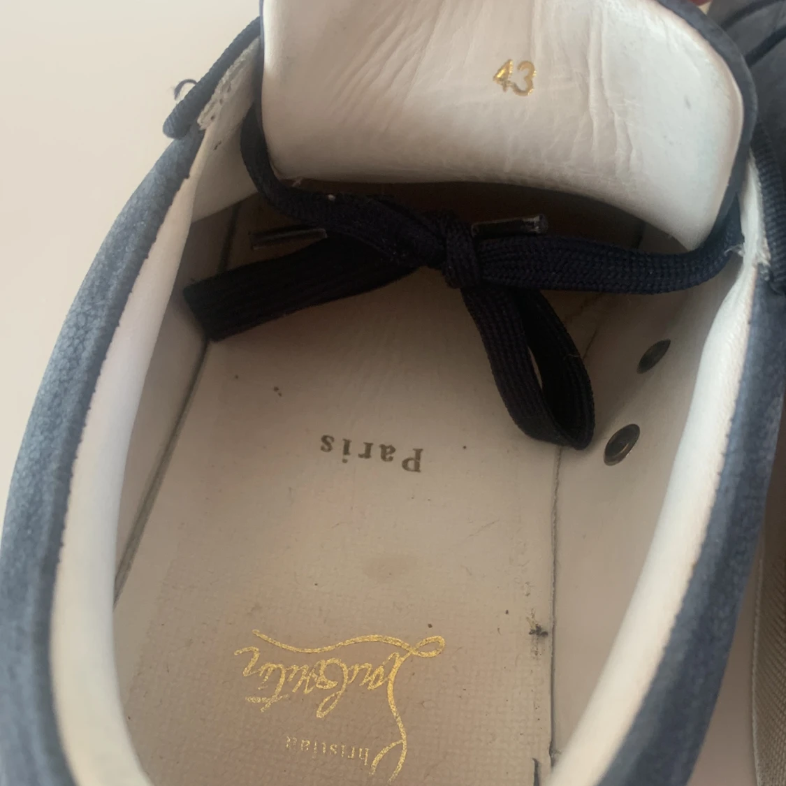 Louboutin mörkblå läder/mocka - 93