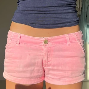 Hollister shorts - Midjemått: 37cm rakt över