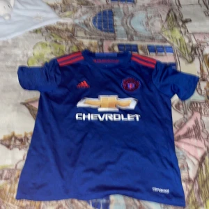 … - Det är en tröja 