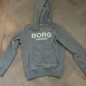 Ljusgrå Björn Borg hoodie, inga defekter och aldrig använd👌 Pris kan diskuteras