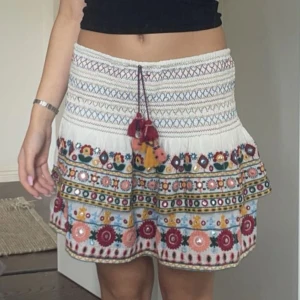 Zara Kjol - Jätte fin kjol från Zara, bra skick🫶🏽