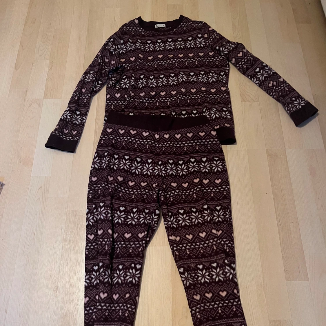 Två pyjamas sett - 90