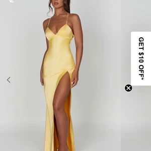 Gul balklänning - Lång gul klänning från babyboo. Storlek S. Kostar vanligtvis 1000 kr. Nyskick❤️