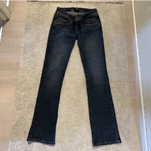 LTB JEANS  - Som nya Ltb jeans köpta på zalando. Sitter jätte fint och använda ett fåtal gånger. Säljer pga att de inte passar längre. 