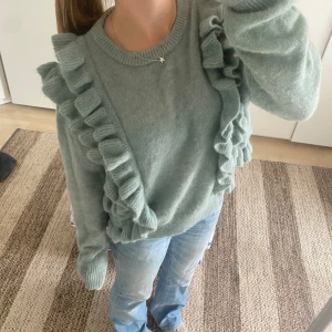  Carin Wester volang tröja  - Så fin stickad Carin Wester tröja som inte kommer till användning längre! Nyskick ☺️