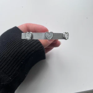 Armband - Supergulligt armband med hjärtan