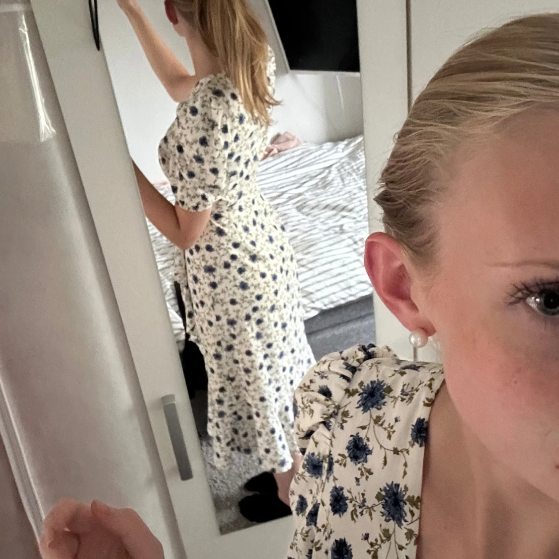 Blommig omlottklänning från NA-KD - 90