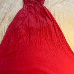 Klänning  - ROSA KLÄNING 150  SVART 50 kr 