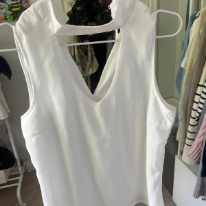 Vera Moda topp - Super fin lite mer festlig topp från Vera Moda.