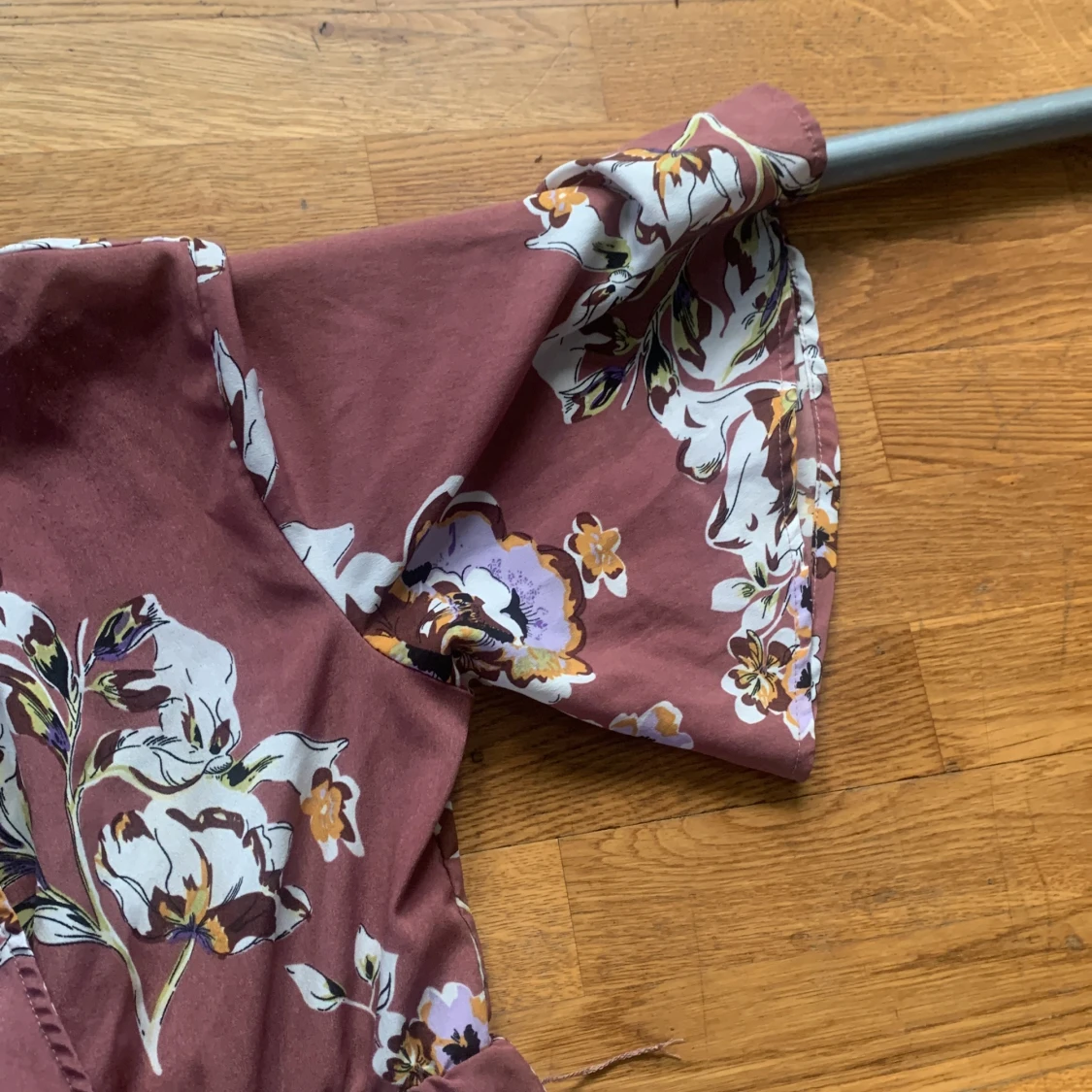 Mörkrosa blommig jumpsuit  - 92