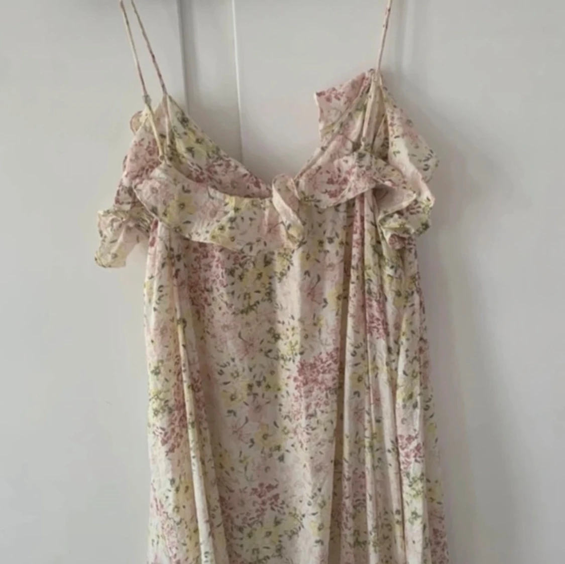 Blommig klänning - 3
