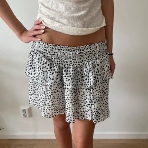 Kjol från Chelsea  - Ny kjol från Chelsea i storlek M Köpt i butiken i Göteborg  Nypris 450kr