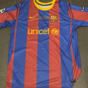 Ronaldinho fotbollströja london final  - Nyskick i storlek M men funkar som L oxå.