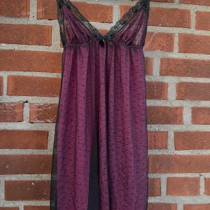 Vackert nattlinne. Strl S - Se bilder :)