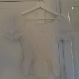 tröja  - Jätte gullig tröja från Kappahl som knappt är använd i storlek 158/164 ! Säljer för 150kr ink frakt 