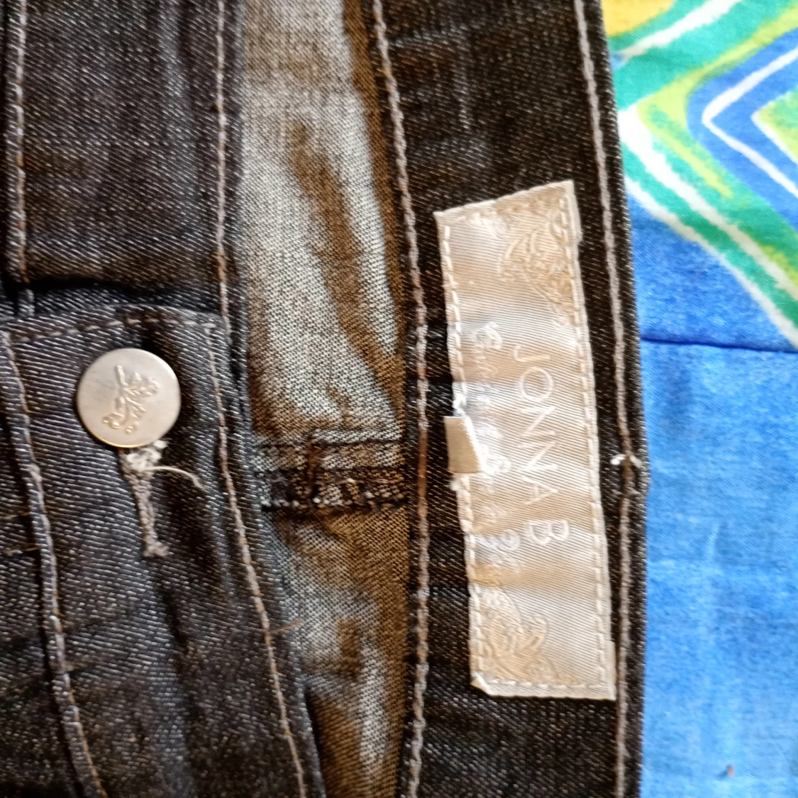 Dam jeans svarta stl 24 resår i midjan. - 91