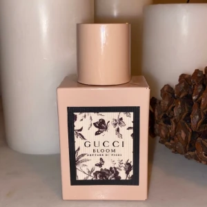 Gucci parfym - Säljer min mycket lite använda Gucci parfym då jag inte upplever att den passar mig men doftar jättegott! 