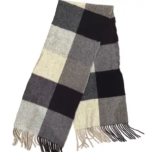 Burberry scarf i perfekt skick! Pris kan diskuteras!