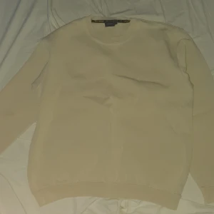 REDGREEN - Säljer min skit feta REDGREEN 🟥🟩 tröja, nypris 899-: ja säljer den för 300, pris kan diskuteras, säljer den då jag inte använder den nå mer, inga fel eller hål på den 👌👌👌