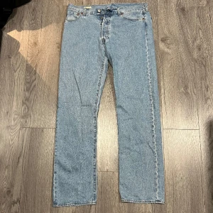 Levi’s 501 - Säljer helt nya Levi’s 501 pågrund av att de är för stora för mig! Storlek 36x32