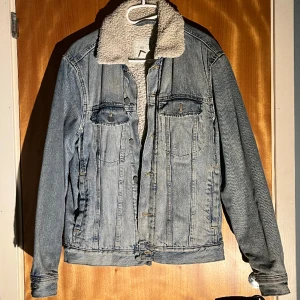 Fodrad denimjacka - Snygg fodrar denim jacka inköpt för något år sedan
