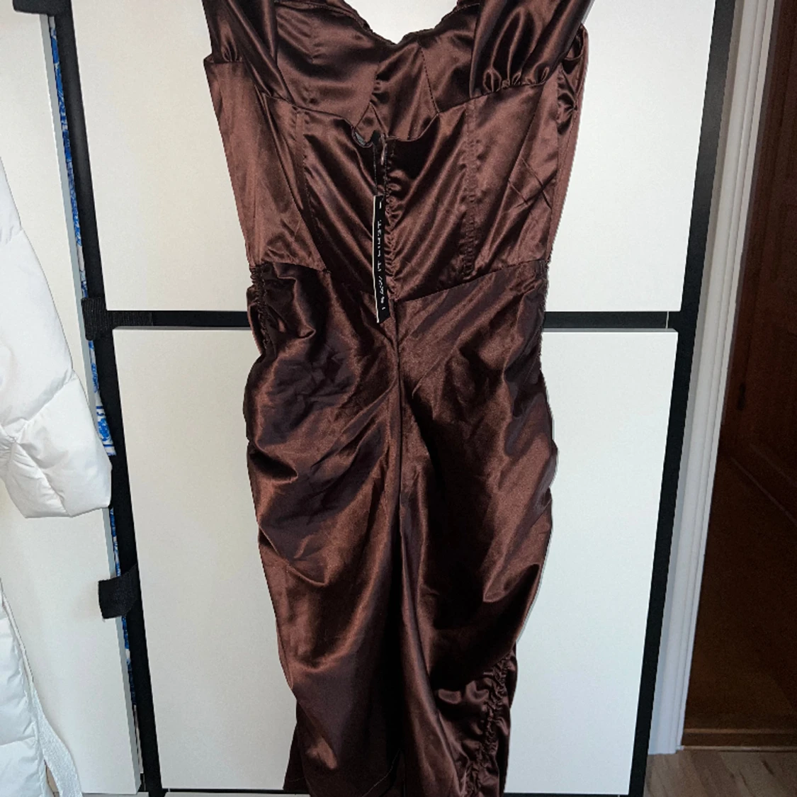 ISIF satinklänning skitfin!! Strl S/M helt NY - 92