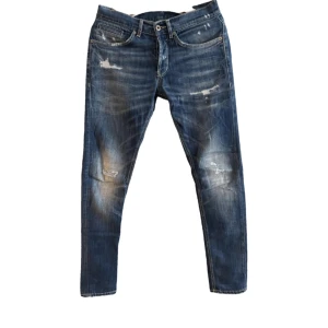 Dondup George  - ”Dondup George ” | skick 9/10 | storlek 31 | Nypris: 3999 | Vårt pris: 1299 | Skriv vid eventuella frågor eller funderingar | 