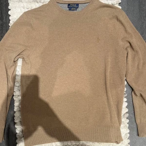 Ralph Lauren Tröja 100% Merinoull  - Snygg och skön tröja från Ralph Lauren i 100% merinoull, fint skick, storlek L