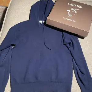 En riktigt nice 100 % cash med tröja Från cermes Nypris 2500 kr mitt pris 1500 kr använd fåtal gånger