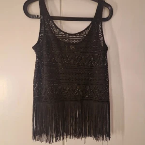 Linne - Linne med fransar längst ner. Från h&m divided stl s