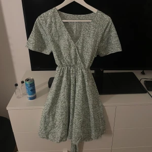 sommarklänning - Jättefina klänning perfekt till sommaren ☀️